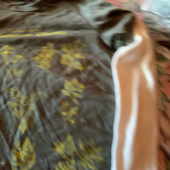 Kids Green Long Sleeve Shirt with White Sleeves Size Small - Picture 8 of 16